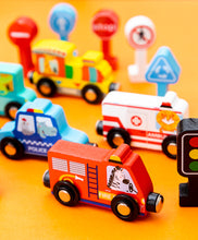 Cargar imagen en el visor de la galería, Carritos de madera